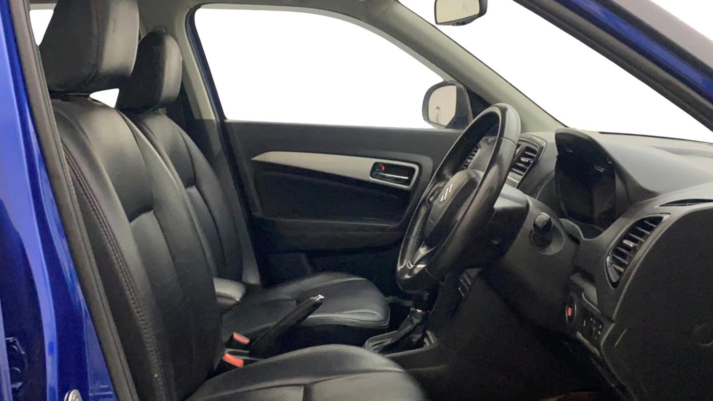 2020 Maruti Vitara Brezza ZXI AT SHVS, Petrol, Automatic, 1,31,317 km, Right Side Front Door Cabin