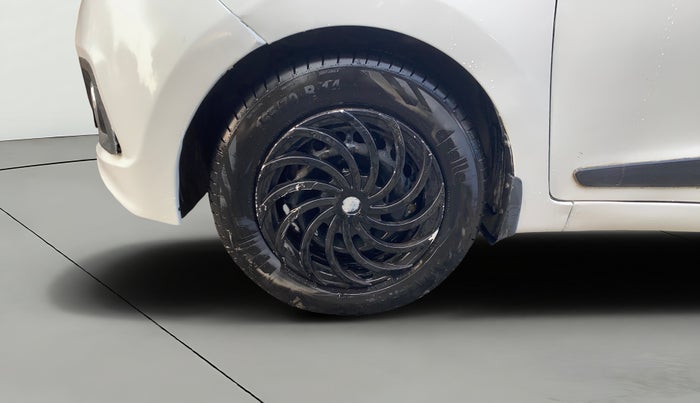 2014 Hyundai Grand i10 MAGNA 1.2 KAPPA VTVT, CNG, Manual, 1,30,977 km, Left Front Wheel