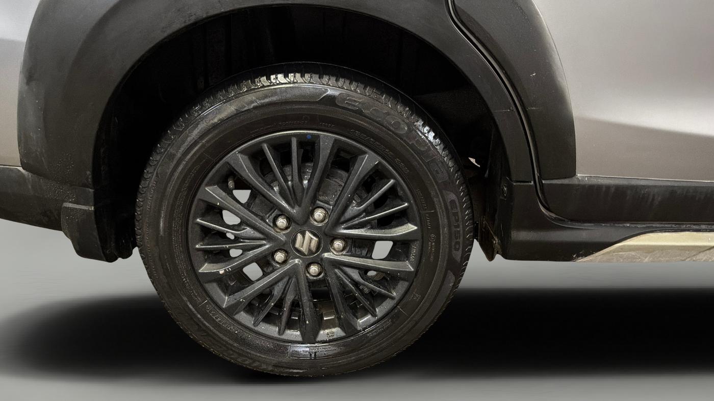 2021 Maruti XL6 ZETA MT, Petrol, Manual, 44,081 km, Right Rear Wheel