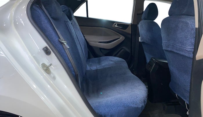 2018 Hyundai Elite i20 ASTA 1.2 (O), Petrol, Manual, 62,079 km, Right Side Rear Door Cabin