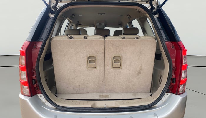 2017 Mahindra XUV500 W6 AT, Diesel, Automatic, 1,01,564 km, Boot Open Zoomed View