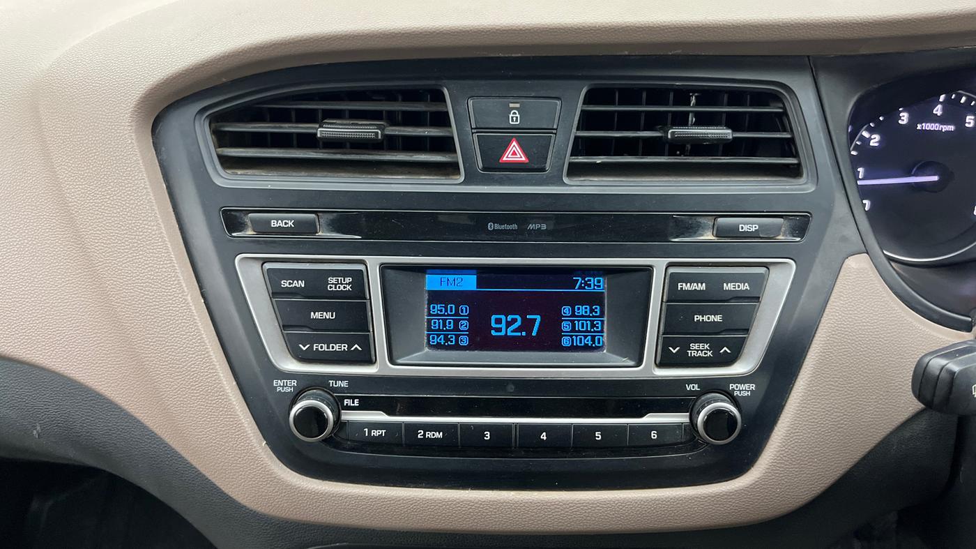 2015 Hyundai Elite i20 MAGNA 1.2, Petrol, Manual, 40,256 km, Air Conditioner