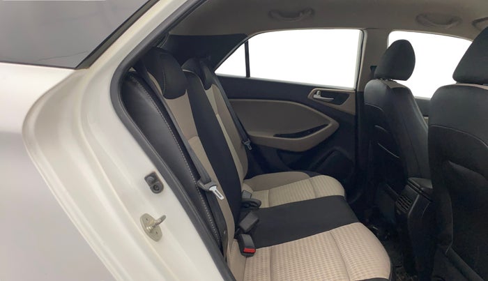 2020 Hyundai Elite i20 SPORTZ PLUS 1.2, Petrol, Manual, 91,158 km, Right Side Rear Door Cabin