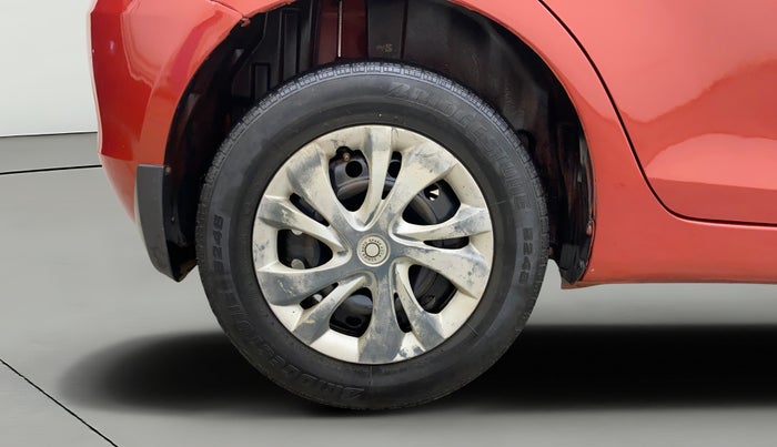 2013 Maruti Swift VXI, Petrol, Manual, 98,183 km, Right Rear Wheel