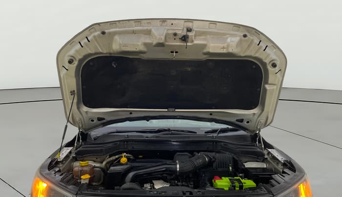 2020 Mahindra XUV300 W8 (O) 1.5 DIESEL, Diesel, Manual, 1,14,378 km, Open Bonet