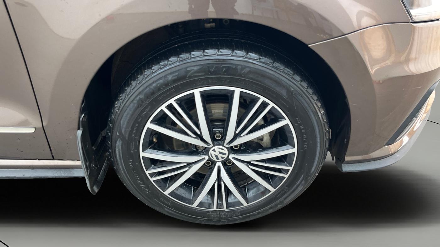 2020 Volkswagen Vento HIGHLINE 1.0L TSI AT, Petrol, Automatic, 34,673 km, Right Front Wheel