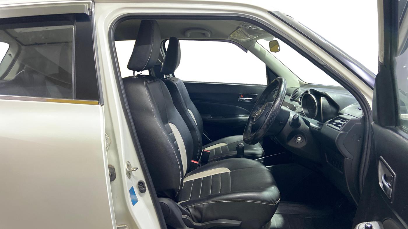 2019 Maruti Swift VXI, Petrol, Manual, 30,010 km, Right Side Front Door Cabin