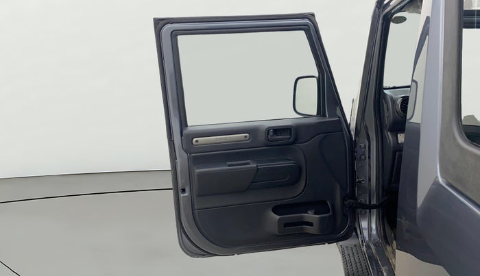 2021 Mahindra Thar LX HT PETROL 4WD MT, Petrol, Manual, 40,167 km, LHS Rear Door