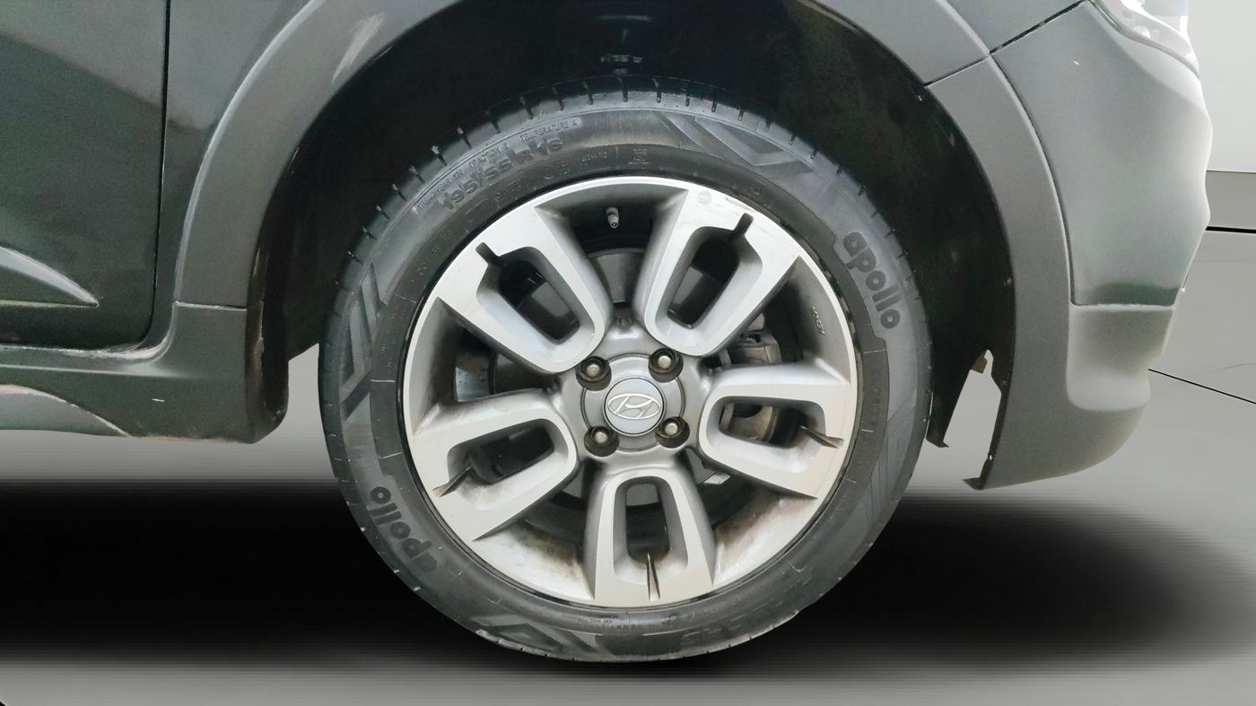 2018 Hyundai i20 Active 1.2 SX, Petrol, Manual, 1,07,643 km, Right Front Wheel