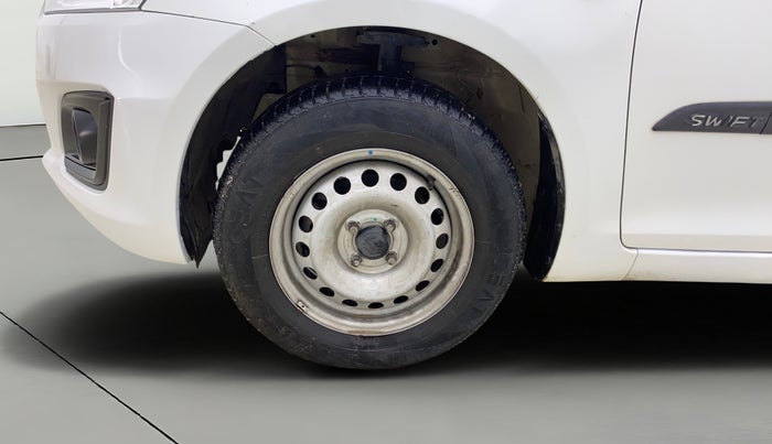 2016 Maruti Swift LXI (O), Petrol, Manual, 1,17,732 km, Left Front Wheel