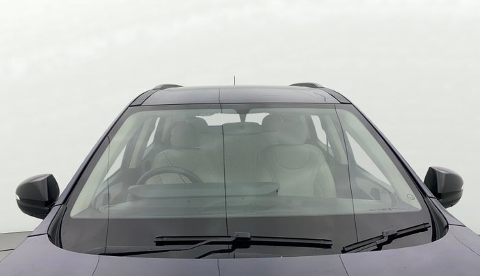 2022 Mahindra XUV700 MX P MT 5 STR, Petrol, Manual, 46,922 km, Front Windshield