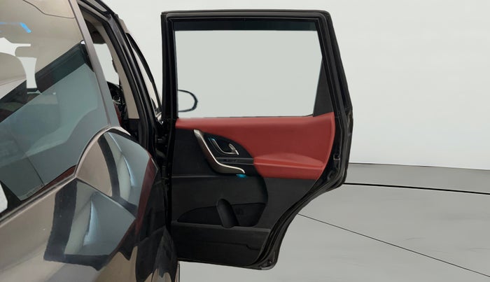 2019 Mahindra XUV500 W7 AT, Diesel, Automatic, 61,362 km, RHS Rear Door
