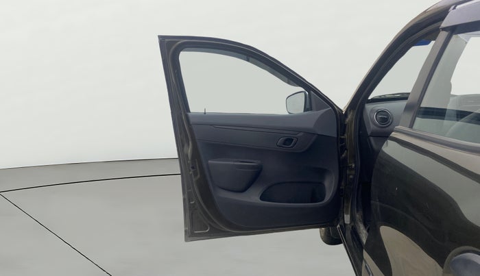 2021 Renault Kwid RXT 1.0 AMT (O), Petrol, Automatic, 12,962 km, LHS Front Door