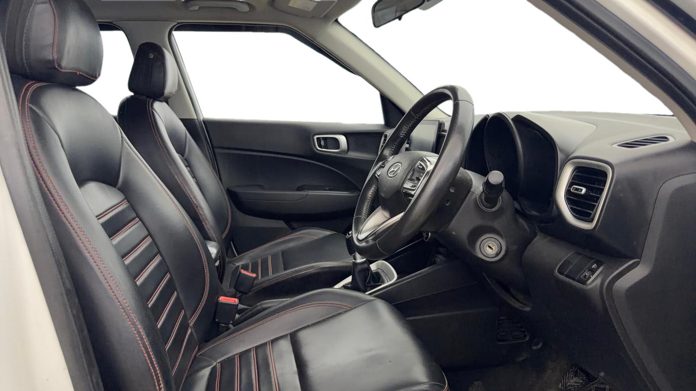 2022 Hyundai VENUE SX 1.5 CRDI, Diesel, Manual, 61,817 km, Right Side Front Door Cabin