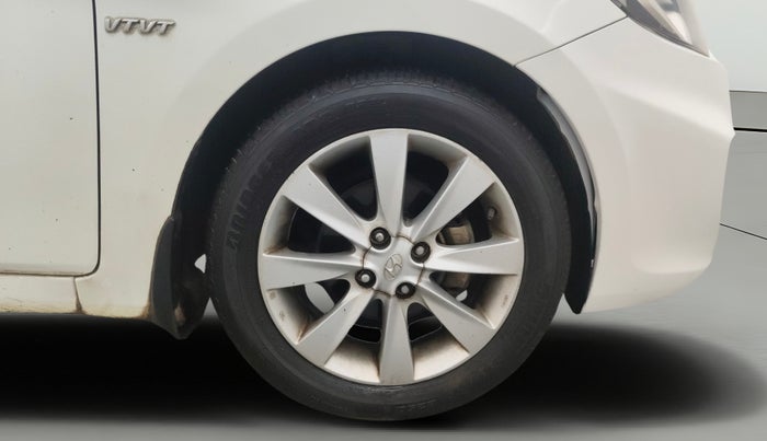 2013 Hyundai Verna FLUIDIC 1.6 VTVT SX, Petrol, Manual, 76,331 km, Right Front Wheel