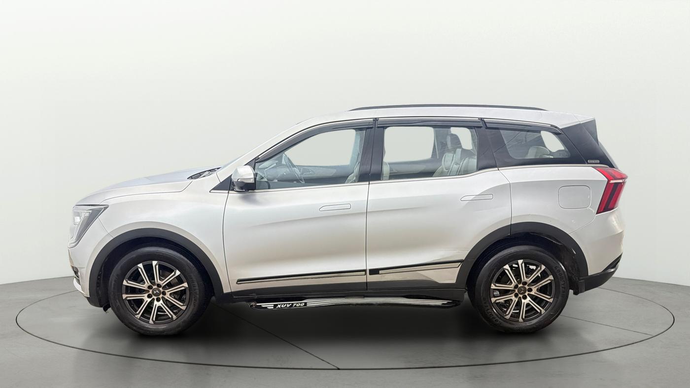 2022 Mahindra XUV700 AX 7 P AT 7 STR, Petrol, Automatic, 56,055 km, Left Side