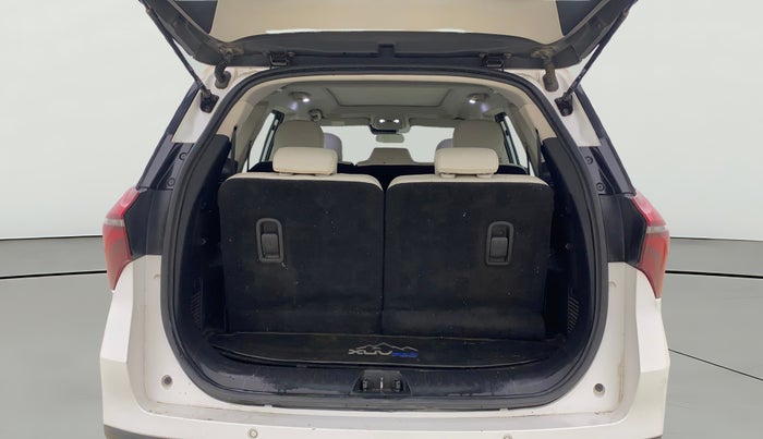 2021 Mahindra XUV700 AX 7 LUXURY D AT 7 STR, Diesel, Automatic, 1,00,162 km, Boot Open Zoomed View