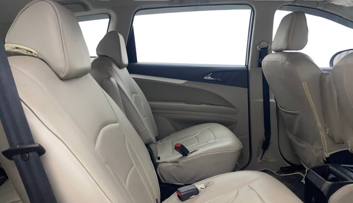 2018 Mahindra MARAZZO M6 7 STR, Diesel, Manual, 30,656 km, Right Side Rear Door Cabin