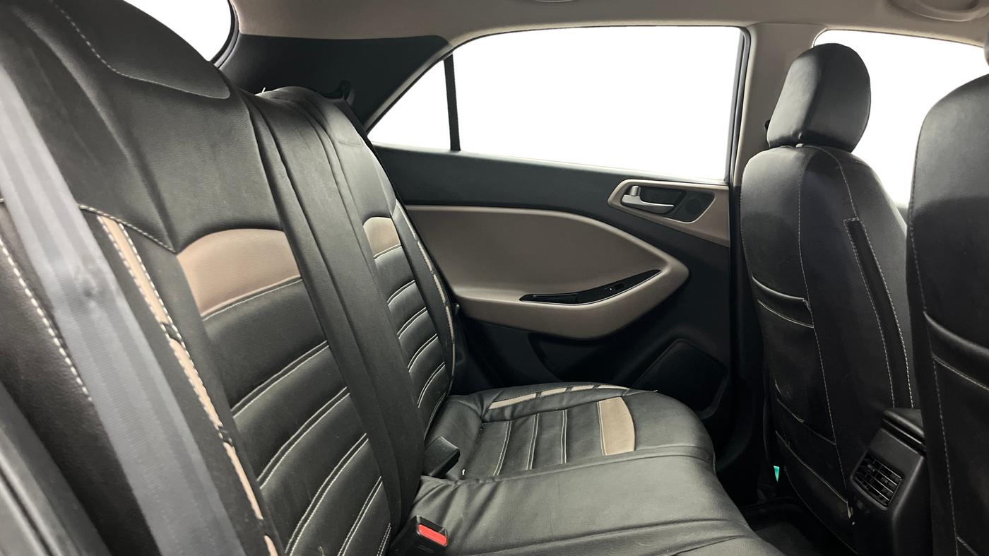 2018 Hyundai Elite i20 ASTA 1.2, Petrol, Manual, 49,316 km, Right Side Rear Door Cabin
