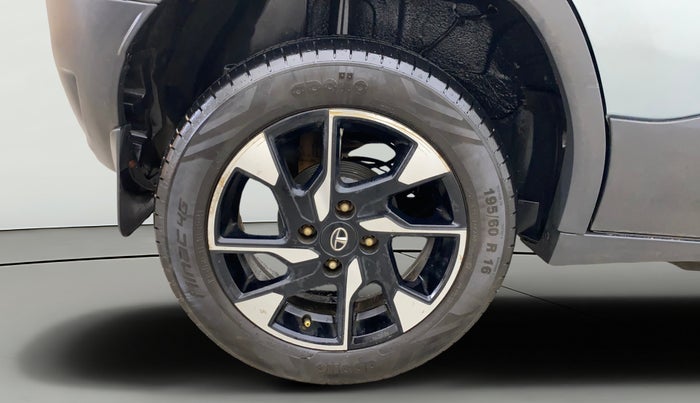 2022 Tata PUNCH ACCOMPLISHED MT, Petrol, Manual, 71,568 km, Right Rear Wheel