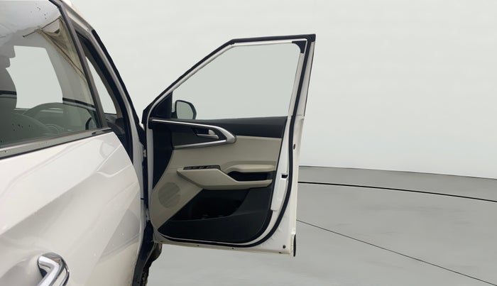 2024 KIA CARENS Prestige Plus (O) 1.5 Turbo DCT 7 STR, Petrol, Automatic, 14,306 km, RHS Front Door