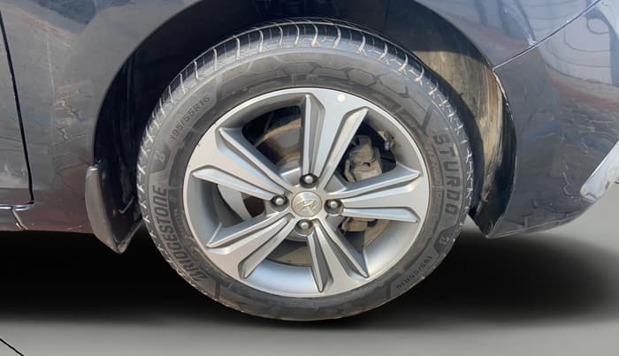 2018 Hyundai Verna 1.6 VTVT SX, Petrol, Manual, 77,642 km, Right Front Wheel