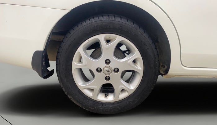 2014 Renault Scala RXL PETROL AT, Petrol, Automatic, 57,339 km, Right Rear Wheel