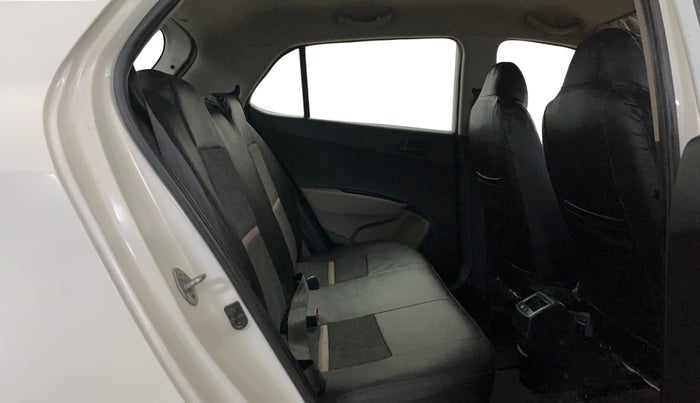 2016 Hyundai Grand i10 MAGNA AT 1.2 KAPPA VTVT, Petrol, Automatic, 17,442 km, Right Side Rear Door Cabin