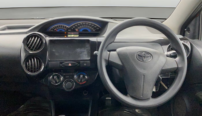 2014 Toyota Etios CROSS 1.2 G, Petrol, Manual, 86,449 km, Steering Wheel Close Up