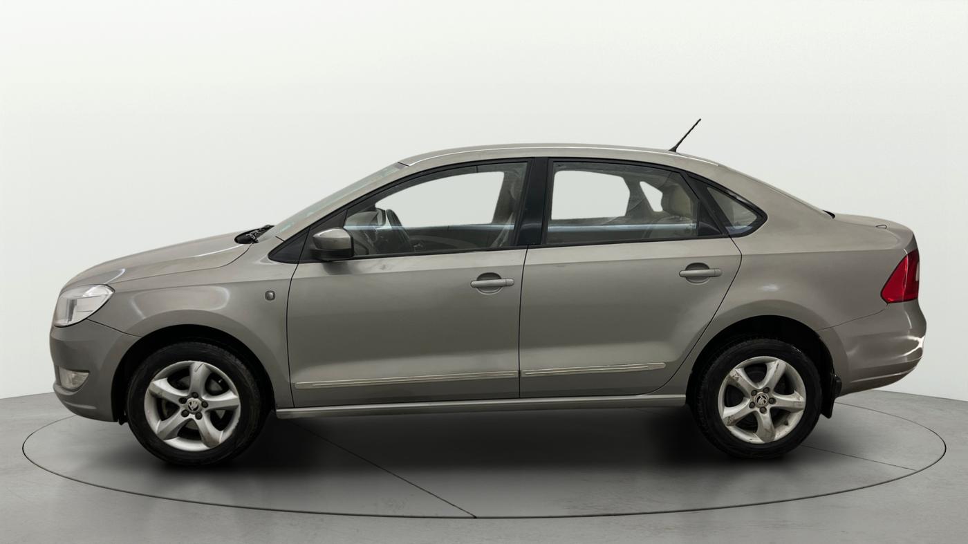 2014 Skoda Rapid AMBITION 1.6 TDI CR MT PLUS, Diesel, Manual, 51,112 km, Left Side