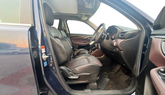 2022 Maruti Grand Vitara ALPHA SMART HYBRID AT, Petrol, Automatic, 34,745 km, Right Side Front Door Cabin