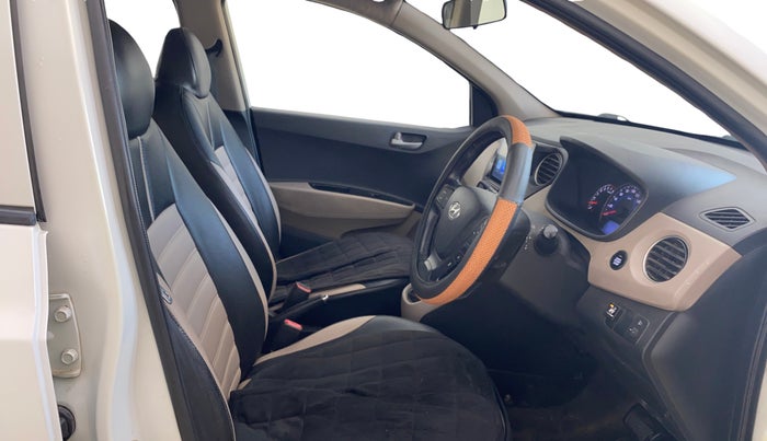 2015 Hyundai Grand i10 ASTA AT 1.2 KAPPA VTVT, CNG, Automatic, 1,24,302 km, Right Side Front Door Cabin