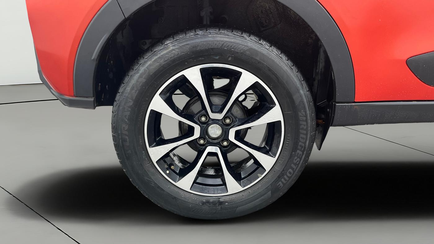 2020 Tata NEXON XZ PLUS (O) DIESEL DUAL TONE, Diesel, Manual, 36,933 km, Right Rear Wheel
