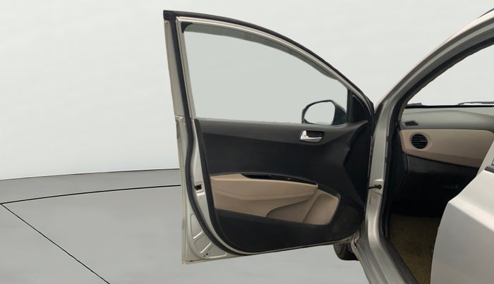 2015 Hyundai Grand i10 SPORTZ 1.2 KAPPA VTVT, CNG, Manual, 1,23,429 km, LHS Front Door