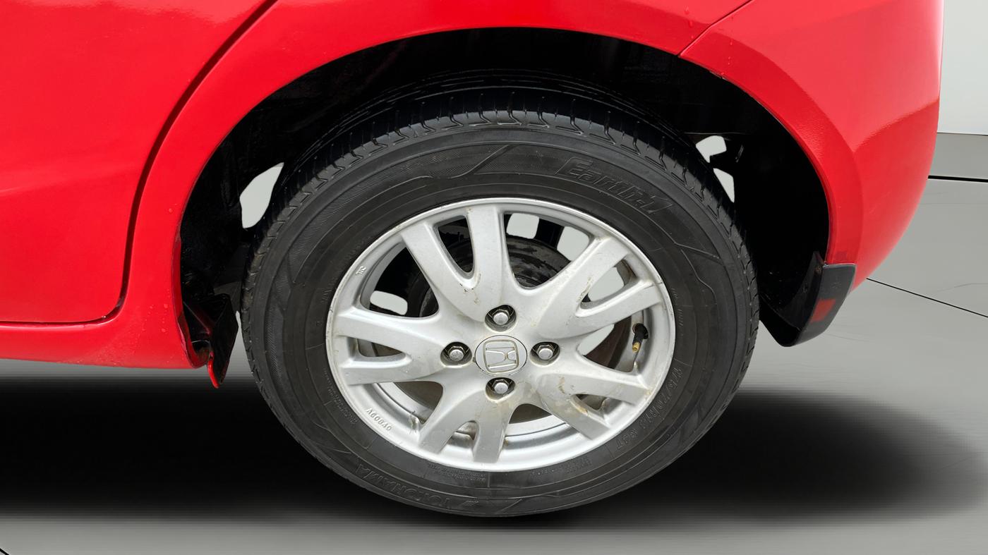 2015 Honda Brio VX AT, Petrol, Automatic, 62,075 km, Left Rear Wheel