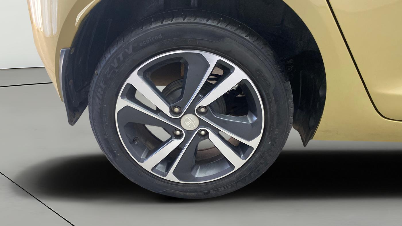 2021 Tata ALTROZ XZ PLUS I-TURBO PETROL, Petrol, Manual, 15,989 km, Right Rear Wheel