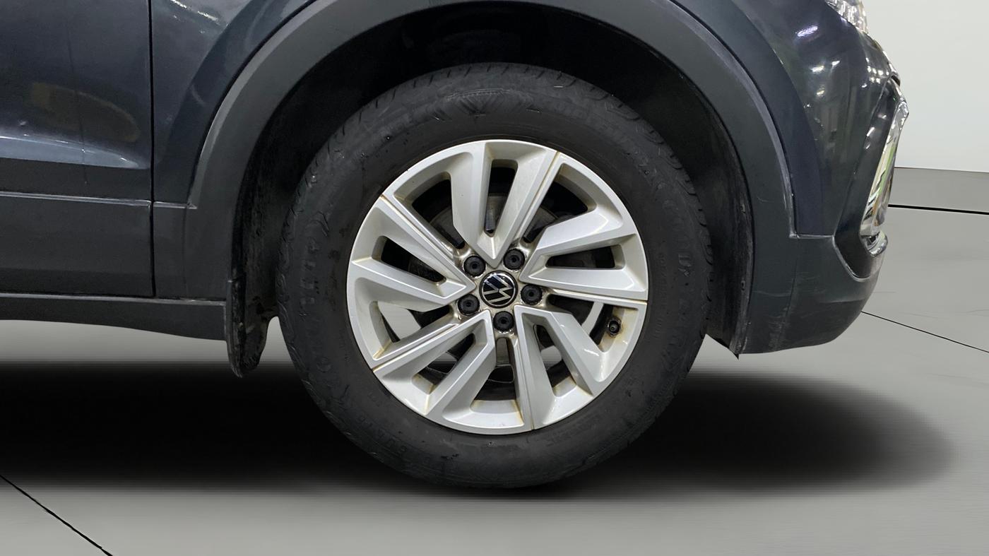 2022 Volkswagen TAIGUN HIGHLINE 1.0 TSI MT, Petrol, Manual, 21,047 km, Right Front Wheel