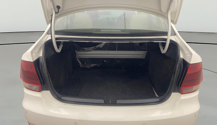 2016 Volkswagen Vento HIGHLINE 1.6 MPI, Petrol, Manual, 79,037 km, Boot Open Zoomed View