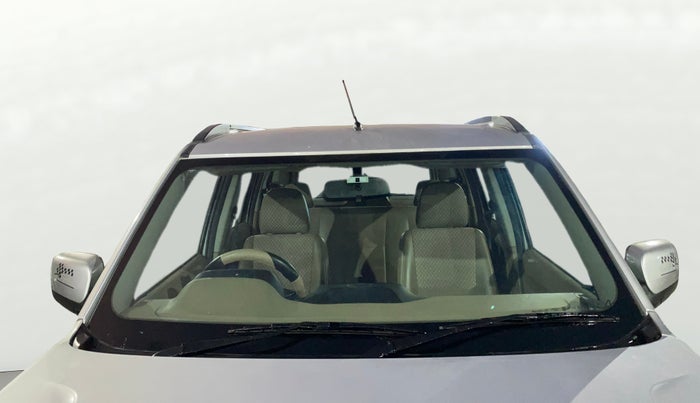 2017 Mahindra TUV300 T6, Diesel, Manual, 20,374 km, Front Windshield