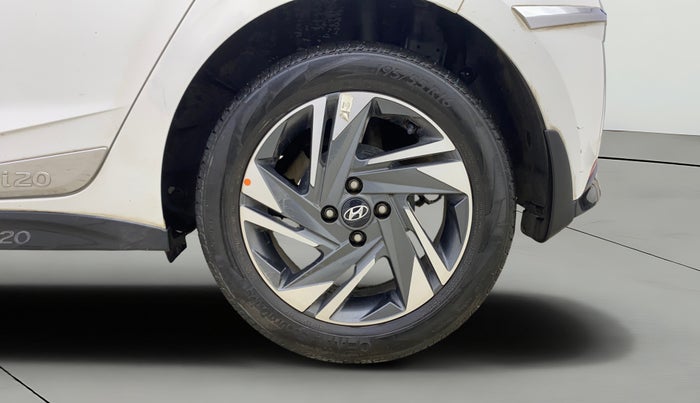 2022 Hyundai NEW I20 ASTA 1.2 MT, Petrol, Manual, 32,403 km, Left Rear Wheel