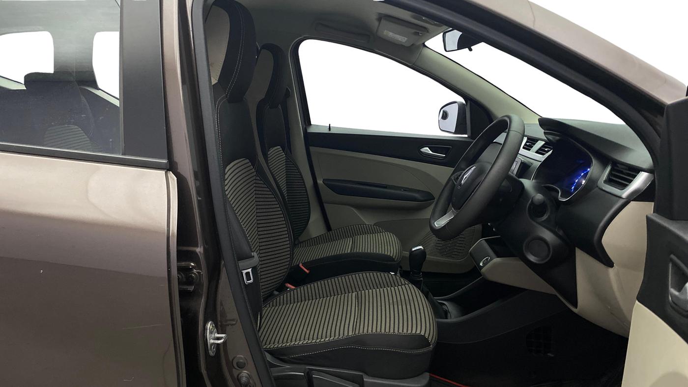 2023 Renault TRIBER RXZ AMT, Petrol, Automatic, 27,163 km, Right Side Front Door Cabin