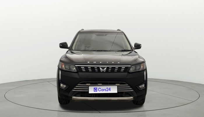 2023 Mahindra XUV300 W8 (O) 1.2 PETROL, Petrol, Manual, 27,880 km, Front
