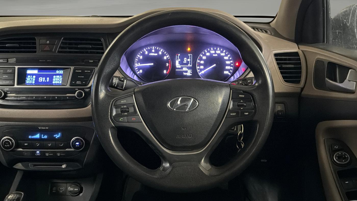 2016 Hyundai Elite i20 SPORTZ 1.2, Petrol, Manual, 74,468 km, Steering Wheel Close Up