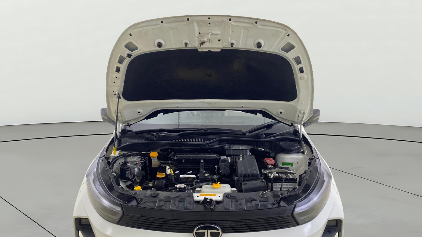 2026 Tata ALTROZ Accomplished S Petrol 6DCT, Petrol, Automatic, 6,892 km, Open Bonet