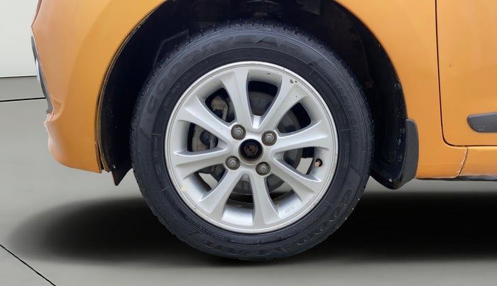2015 Hyundai Grand i10 ASTA AT 1.2 KAPPA VTVT, Petrol, Automatic, 62,069 km, Left Front Wheel