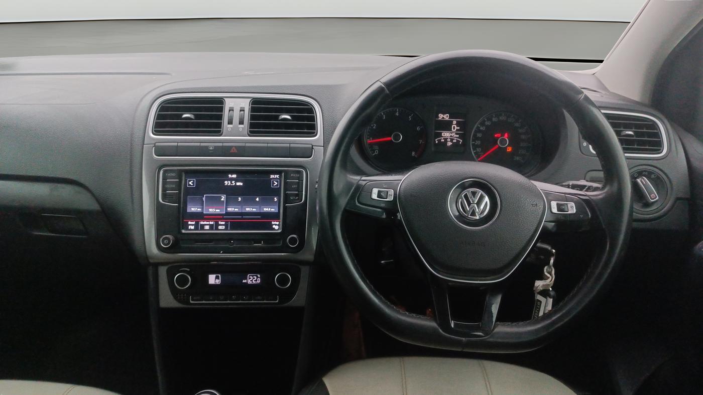 2021 Volkswagen Polo HIGHLINE PLUS 1.0, Petrol, Manual, 1,08,645 km, Steering Wheel Close Up