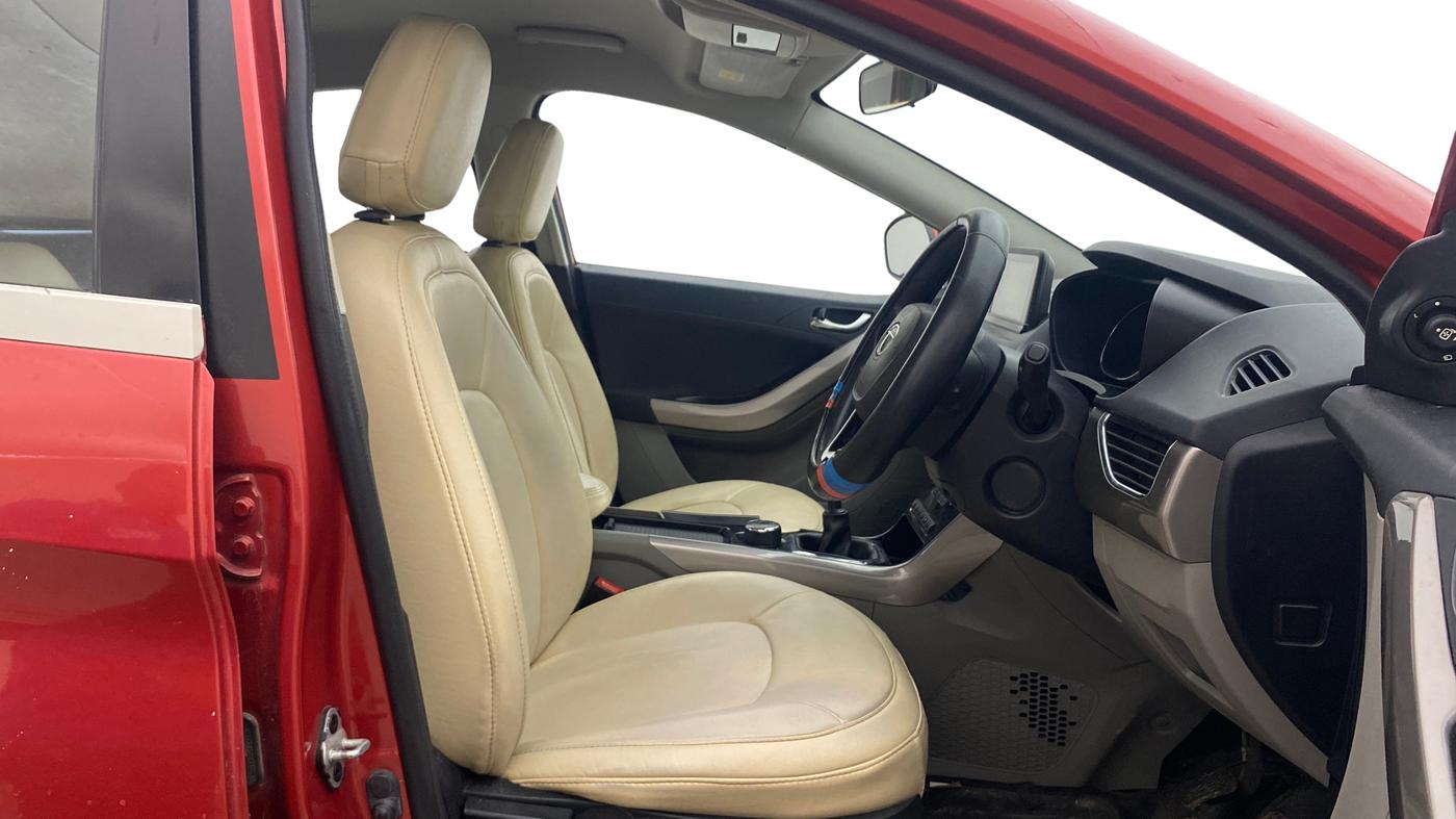 2019 Tata NEXON XZ PLUS PETROL, Petrol, Manual, 89,098 km, Right Side Front Door Cabin