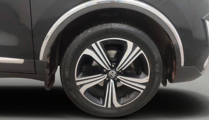 2023 MG ASTOR SAVVY 1.5 CVT, Petrol, Automatic, 37,770 km, Right Front Wheel