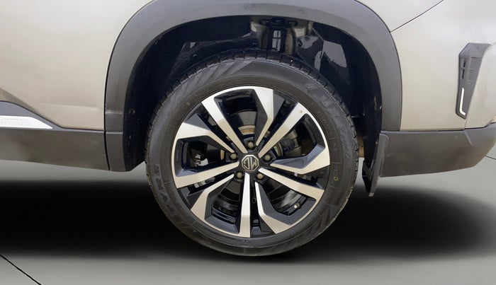 2023 MG HECTOR PLUS SHARP PRO 1.5 PETROL TURBO CVT 7 STR, Petrol, Automatic, 49,775 km, Left Rear Wheel