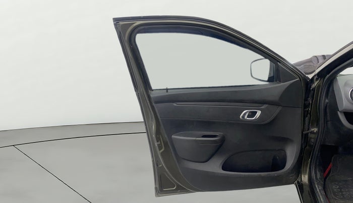 2018 Renault Kwid RXT 1.0 (O), Petrol, Manual, 76,789 km, LHS Front Door